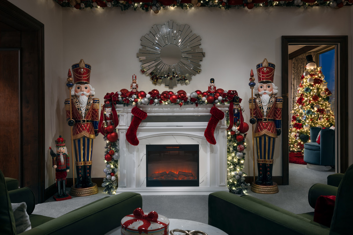 Deck the Halls – Vegas Style!